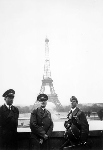 Image:Adolf Hitler in Paris 1940.jpg