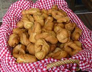 Jersey wonders, or mèrvelles, are a favourite snack consisting of fried dough, especially at country fêtes. According to tradition, the success of cooking depends on the state of the tide.