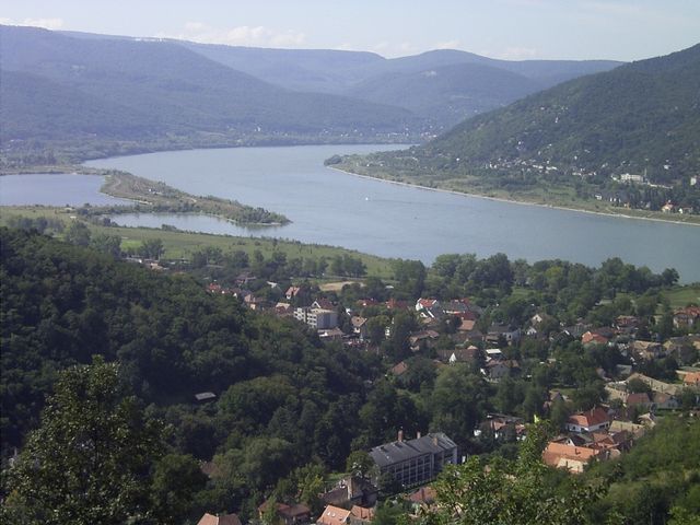 Image:DonauknieVisegrad.jpg