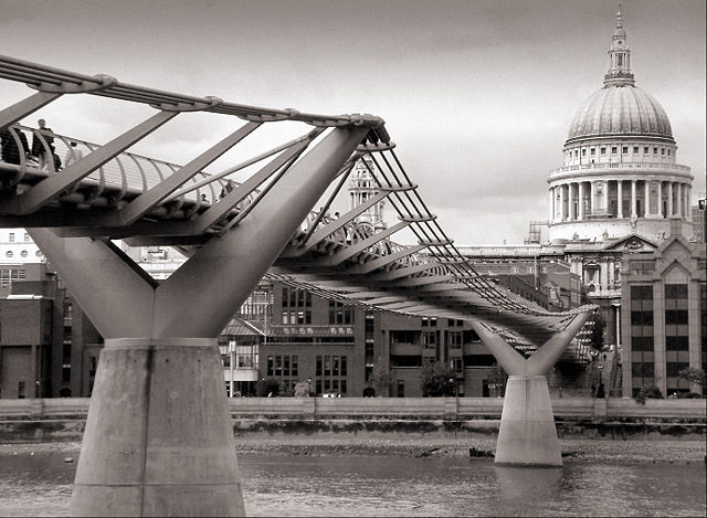 Image:London millenium wobbly bridge.jpg