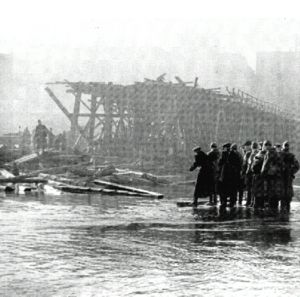 Soviet sappers erecting a bridge across northern Dnieper
