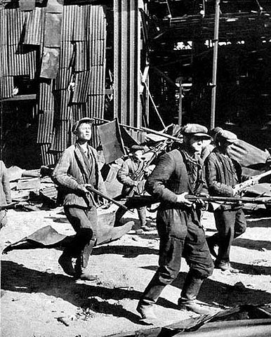 Image:Stalingrad, workers of tractor plant.jpg