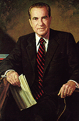 Official White House portrait of Richard Nixon