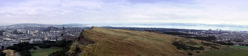 Panoramic view of Edinburgh from the top of Arthur's Seat