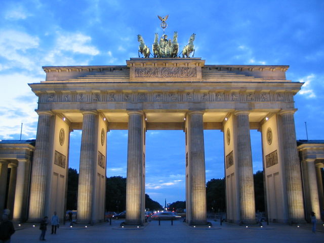 Image:Brandenburger Tor Blaue Stunde.jpg