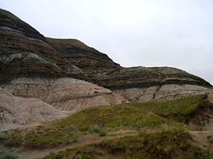 Badlands near Drumheller, Alberta where erosion has exposed the K–T boundary.