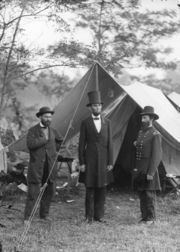 Lincoln, in a top hat, with Allan Pinkerton and Major General John Alexander McClernand at Antietam
