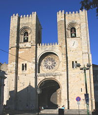 Lisbon Cathedral, built after 1147 over the remnants of the mosque of the Islamic period.