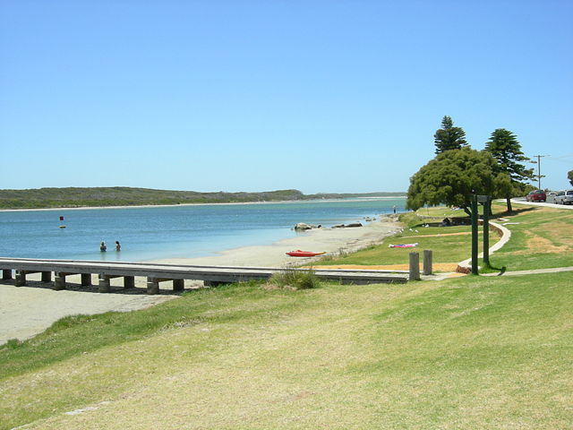 Image:Colour patch near Blackwood mouth.jpg