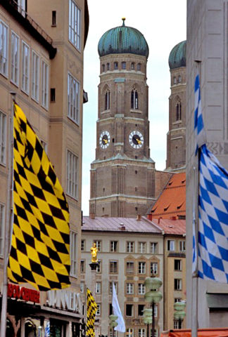 Image:Mun flags frauenkirche.jpg