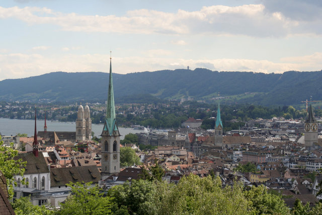 Image:Zuerich vier Kirchen.jpg