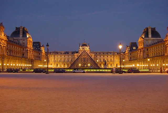 Image:Louvre at night centered.jpg