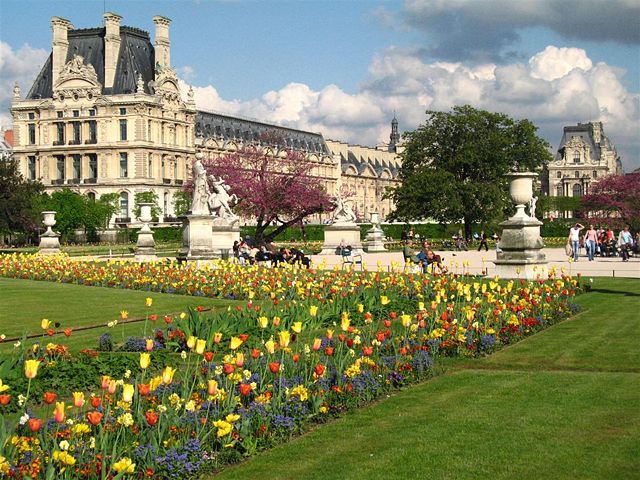 Image:Musée du Louvre - from Jardin des Tuileres, Paris, France (26 April 2006).JPG