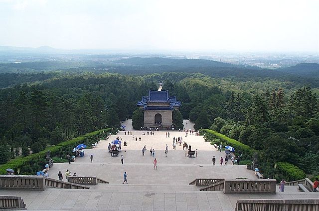 Image:Sun Yat-sen Mausoleum.jpg