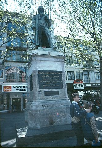 Image:915h Johannes Gutenberg (Gensfleisch) statue, Mainz, 1 Ma.jpg