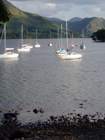 Image:Lake District view of Boats and Hills.JPG