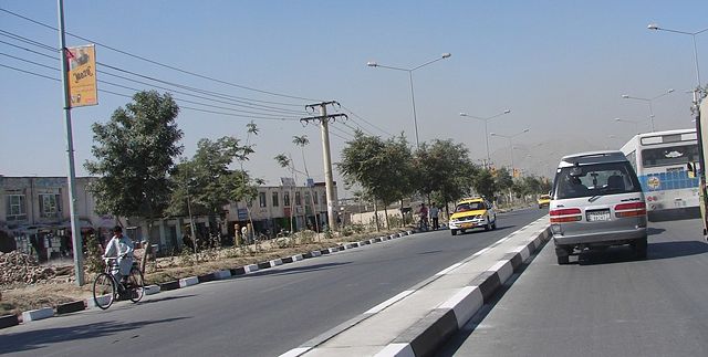 Image:Airport Road in Kabul City.jpg