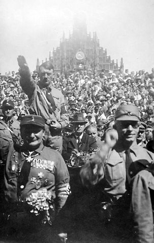 Image:Hitler 1928.jpg