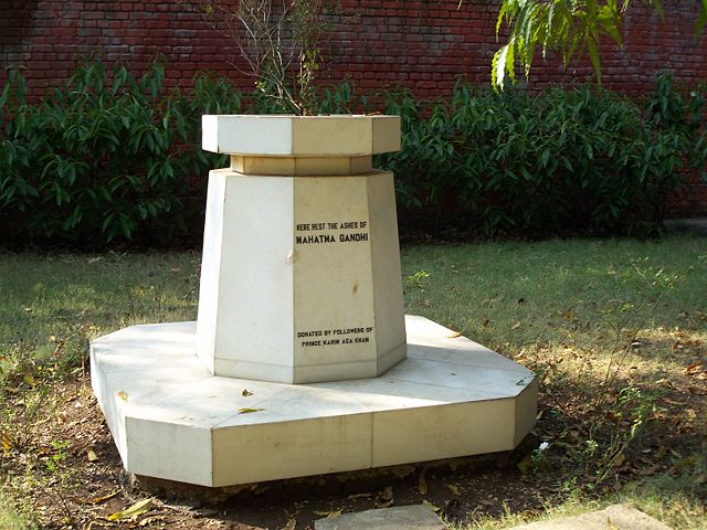 Image:Gandhis ashes.jpg