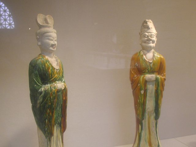 Image:Two foreign dignitaries, earthenware with sancai glaze, Tang Dynasty.JPG