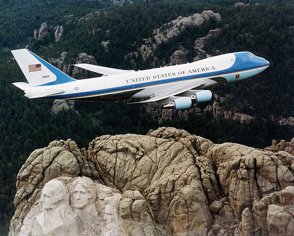 Image:Air Force One over Mt. Rushmore.jpg