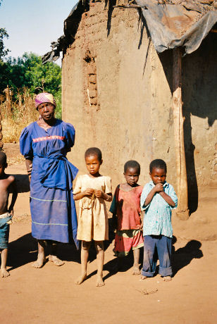 Malawi Famine: vulnerable family