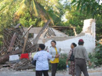 SOS staff inspecting the damage in Yogyakarta