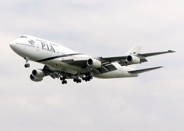 Image:Pia.b747.arp.750pix.jpg