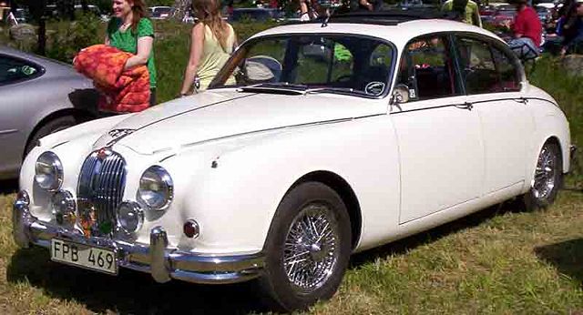 Image:Jaguar Mark II 3,4-Litre Saloon 1966.jpg