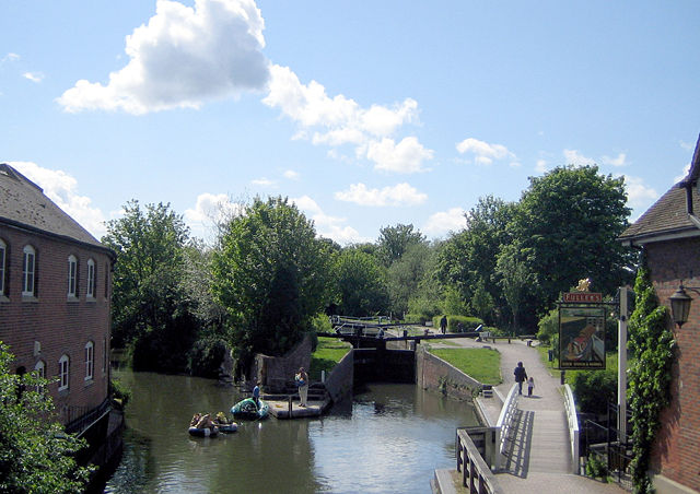 Image:River Kennet and canal in Newbury.jpg