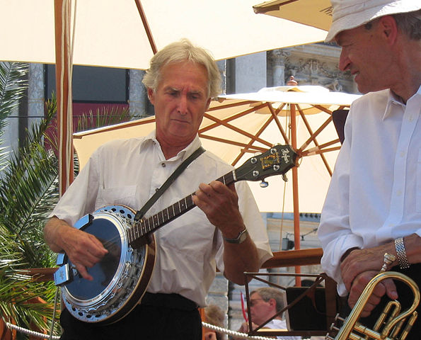 Image:Riverside Stompers - Peter Schwanzer solo - Dieter Bietak 2007.jpg