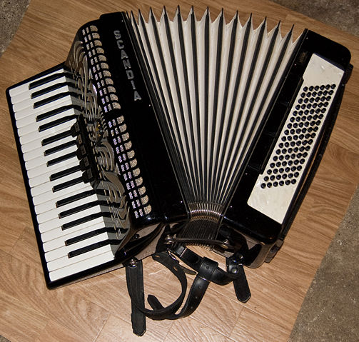 Image:Black Piano Accordion.jpg