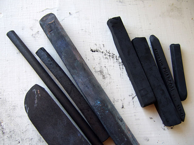 Image:Charcoal sticks 051907.jpg