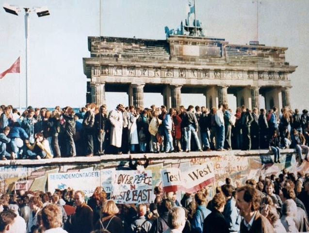 Image:Thefalloftheberlinwall1989.JPG