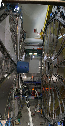 Image:Atlas detector CERN feb2007.jpg