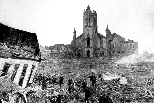 Image:Galveston - 1900 wreckage.jpg