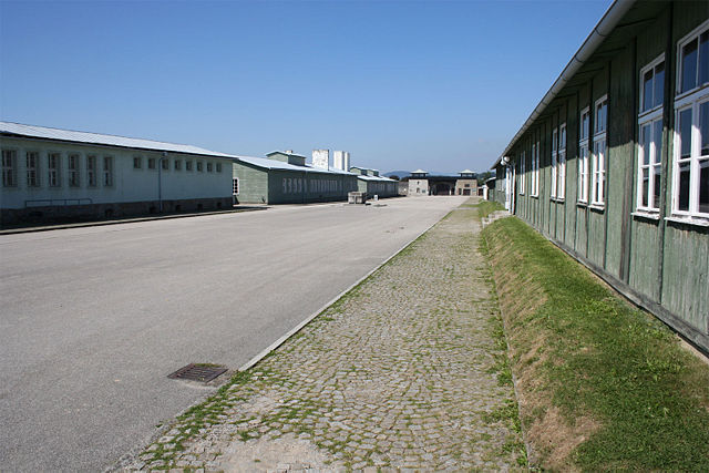Image:Mauthausen-barracks.jpg