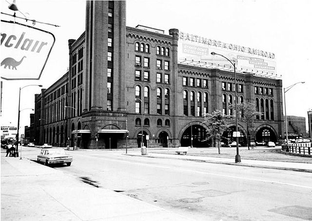 Image:GrandCentralStationChicagoNortheastCorner.jpg