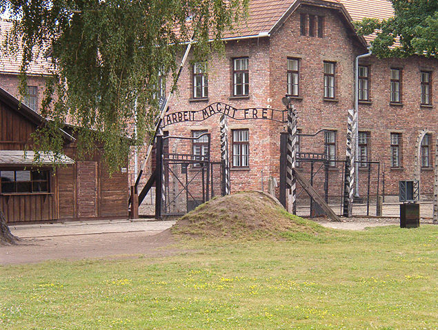 Image:Arbeit-auschwitz04.jpg