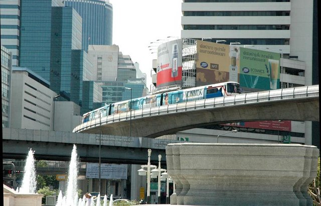 Image:Bangkok Skytrain Saladaeng.jpg