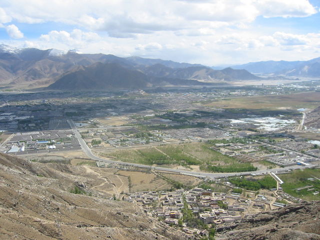 Image:Lhasa Valley in Tibet.jpg