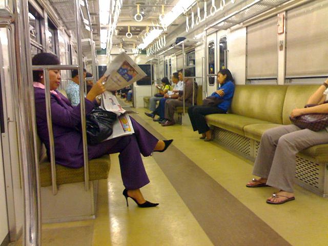 Image:Jakarta train.JPG