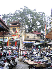 Motor scooters dominate the roads in the Old Quarter (2007)