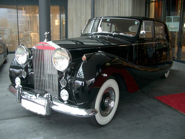 Image:RollsRoyceSilverWraight 1955.jpg