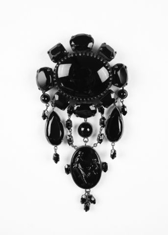 Image:Schwarzer Trauerschmuck2.jpg