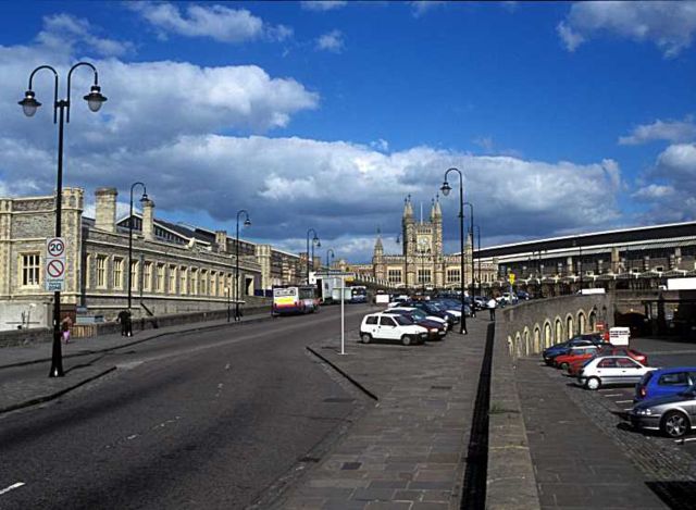 Image:Bristol Temple Meads approach road (750px).jpg