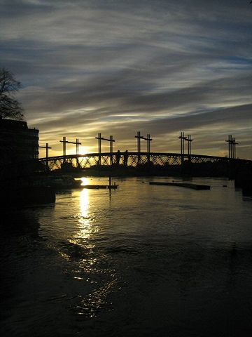 Image:LimerickSunsetPotatoMarket.jpg