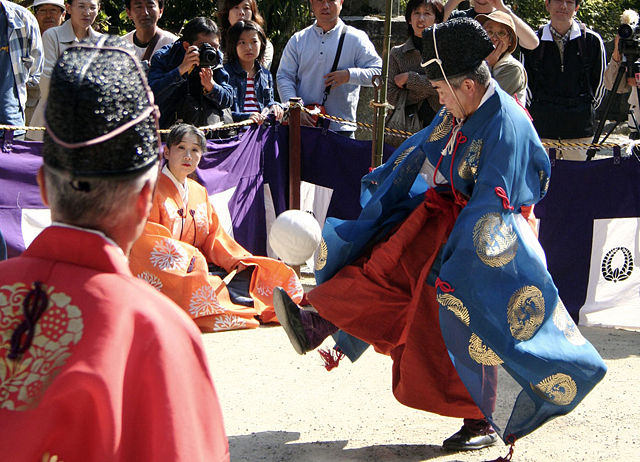 Image:Kemari Matsuri at Tanzan Shrine 2.jpg