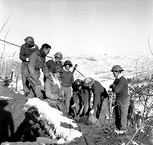 Image:King's Regiment group, Korea 1952.jpg