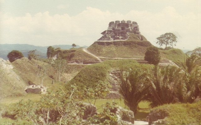 Image:Xunantunich1976.jpg